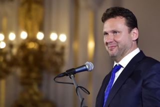 Stravenka pro prezidenta, aby v Ankaře dostal nají...